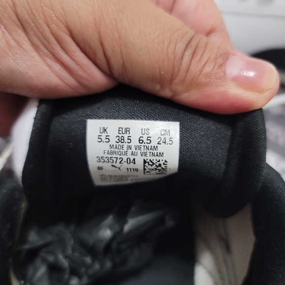 PUMA Men's Roma Sneaker  Sz 6.5 Women's 8 no box EUC - Picture 5 of 6